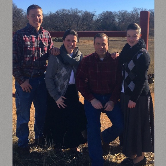 Meet your Posher, Tiffany - Picture 4 of 5